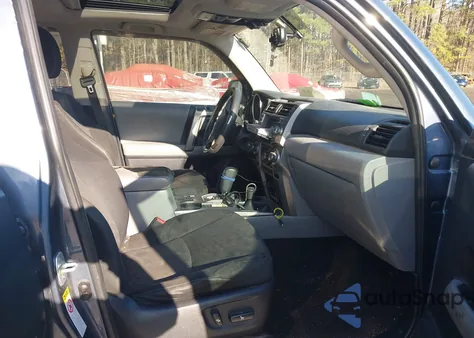 2011 Toyota 4Runner Trail V6 z USA, uszkodzony, nr VIN JTEBU5JR2B5062251